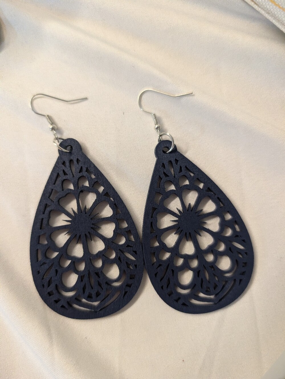 Boho Blue Teardrop Filigree Dangle Earrings NWOT